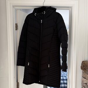 Tommy Hilfiger Women's Black Hooded Puffer Jacket